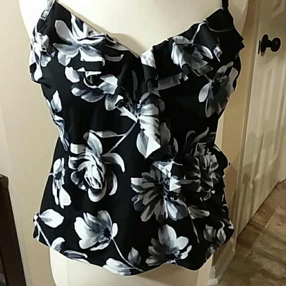 Trimshaper Swimwear Other - Trimshaper Swimwear Top  20W